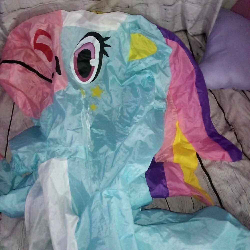 Inflatable unicorn costume Blue size 7 -10 yrs (no box) - Picture 4 of 9